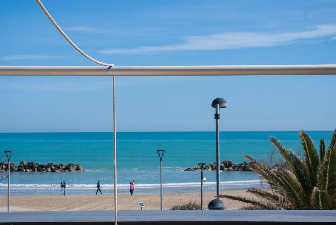 Appartamento Di Antonio Fronte Mare Montesilvano Bagian luar foto